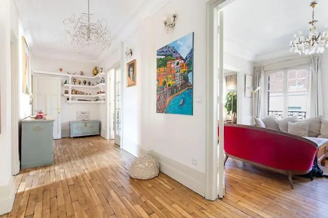 Spacious 3 Bedrooms Apartement 135 M & Privative Parking Lille