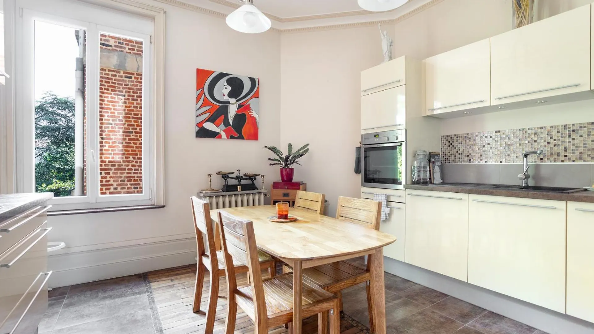 Spacious 3 Bedrooms Apartement 135 M & Privative Parking Lille France
