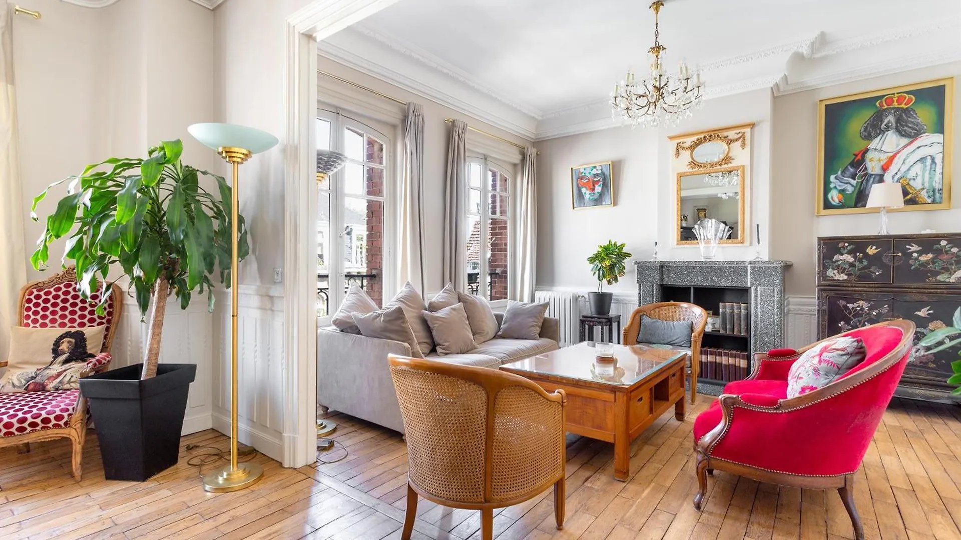Spacious 3 Bedrooms Apartement 135 M & Privative Parking Lille